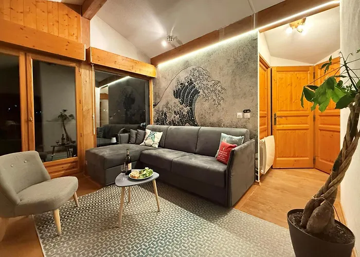 & Panoramic View - Happy