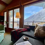 & Panoramic View - Happy *