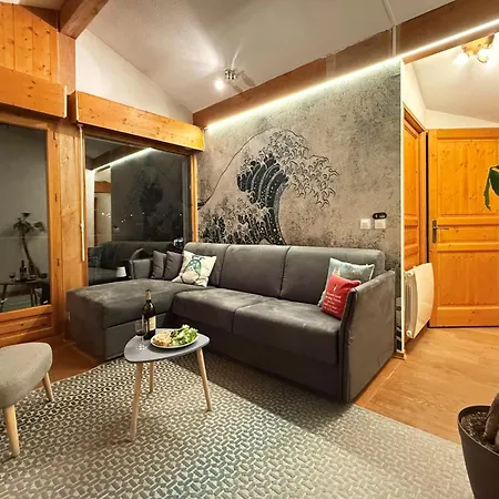 & Panoramic View - Happy