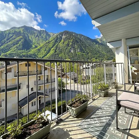 & Panoramic View - Happy Chamonix