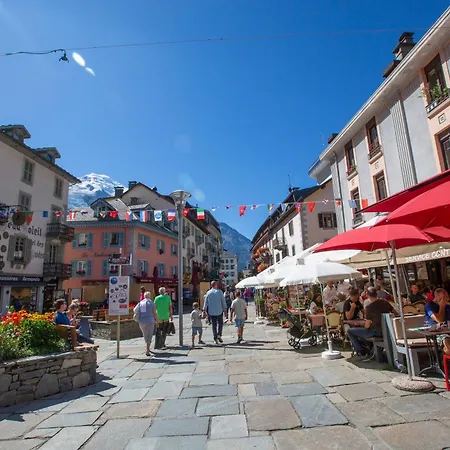 & Panoramic View - Happy Daire Chamonix